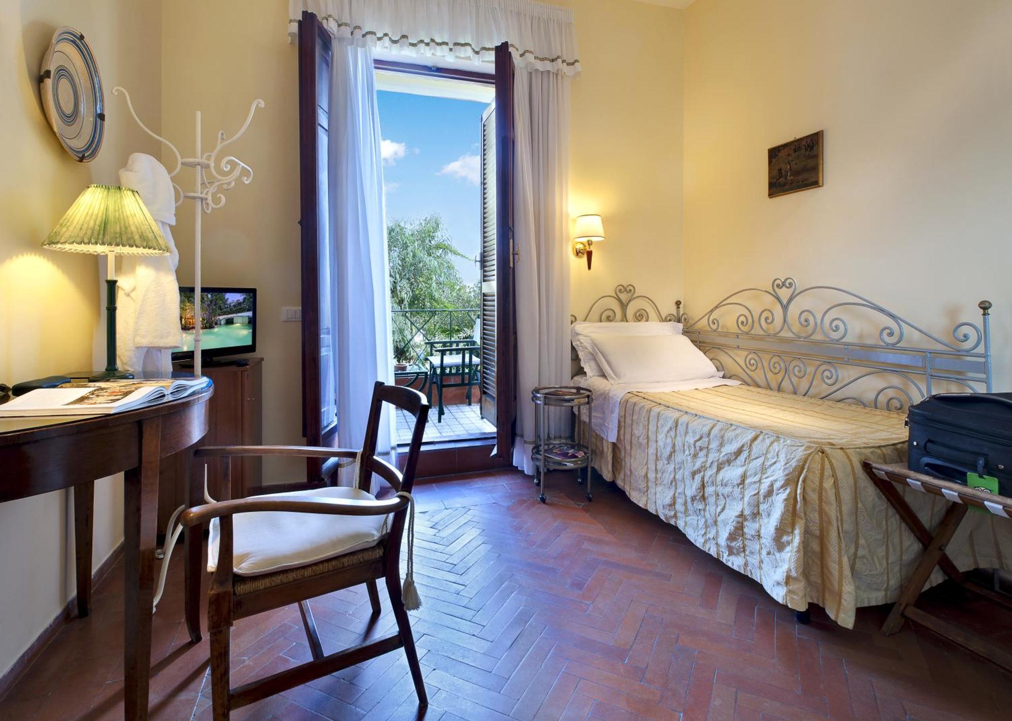 Hotel La Villarosa Terme Ísquia Quarto foto