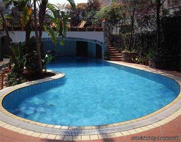 Hotel La Villarosa Terme Ísquia Instalações foto