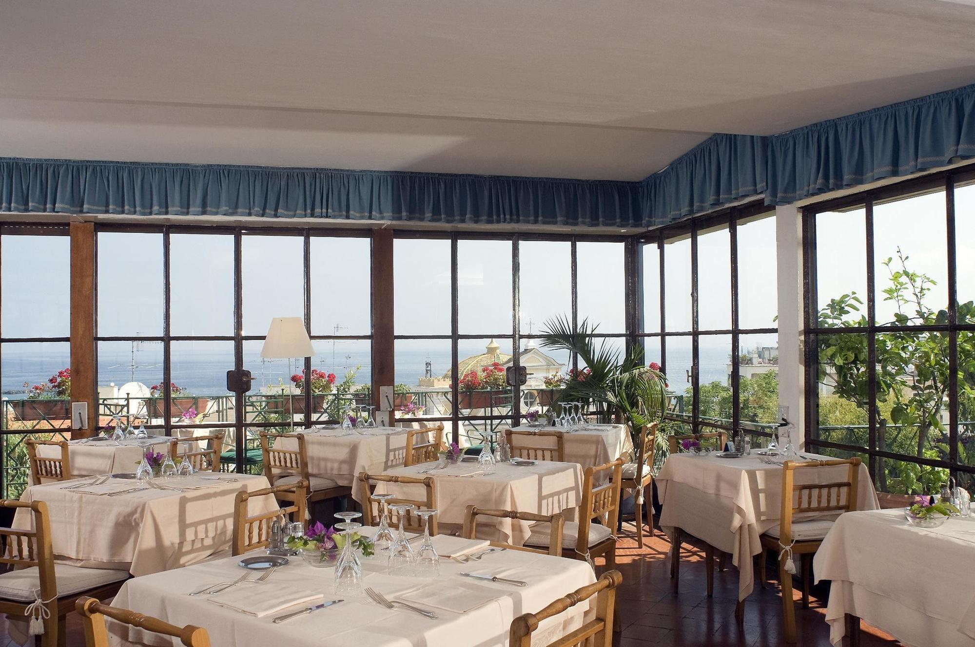 Hotel La Villarosa Terme Ísquia Restaurante foto